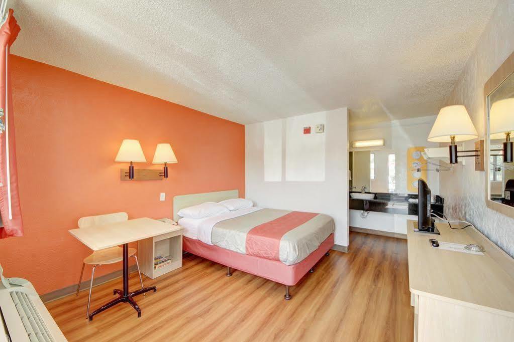 Red Roof Inn San Antonio Northeast - Rittiman Rd Eksteriør bilde