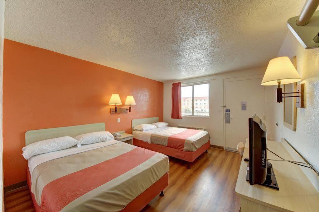 Red Roof Inn San Antonio Northeast - Rittiman Rd Eksteriør bilde
